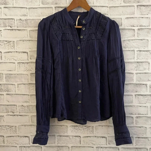 Women’s Free People navy blue long sleeve button down embroidered detail top XS - Picture 1 of 3